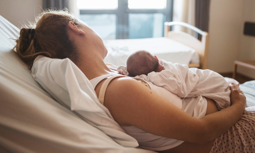 Что сделать, чтобы снизить напряжение после родов?