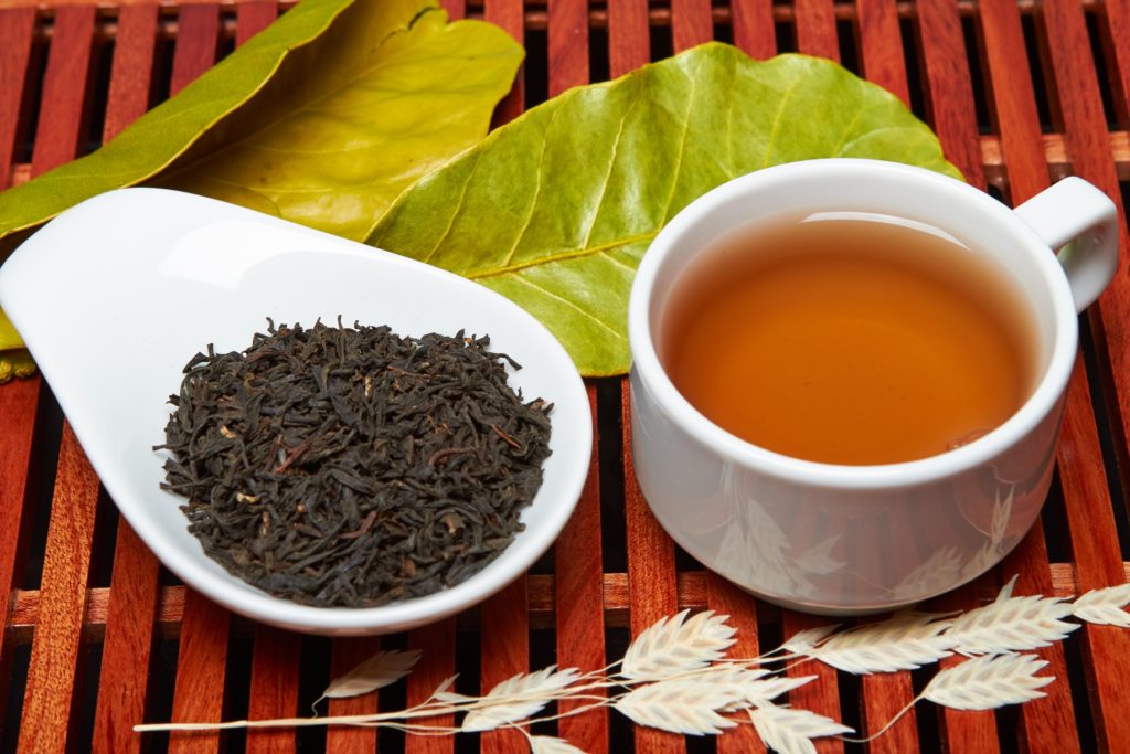 Как приготовить чашку черного чая?