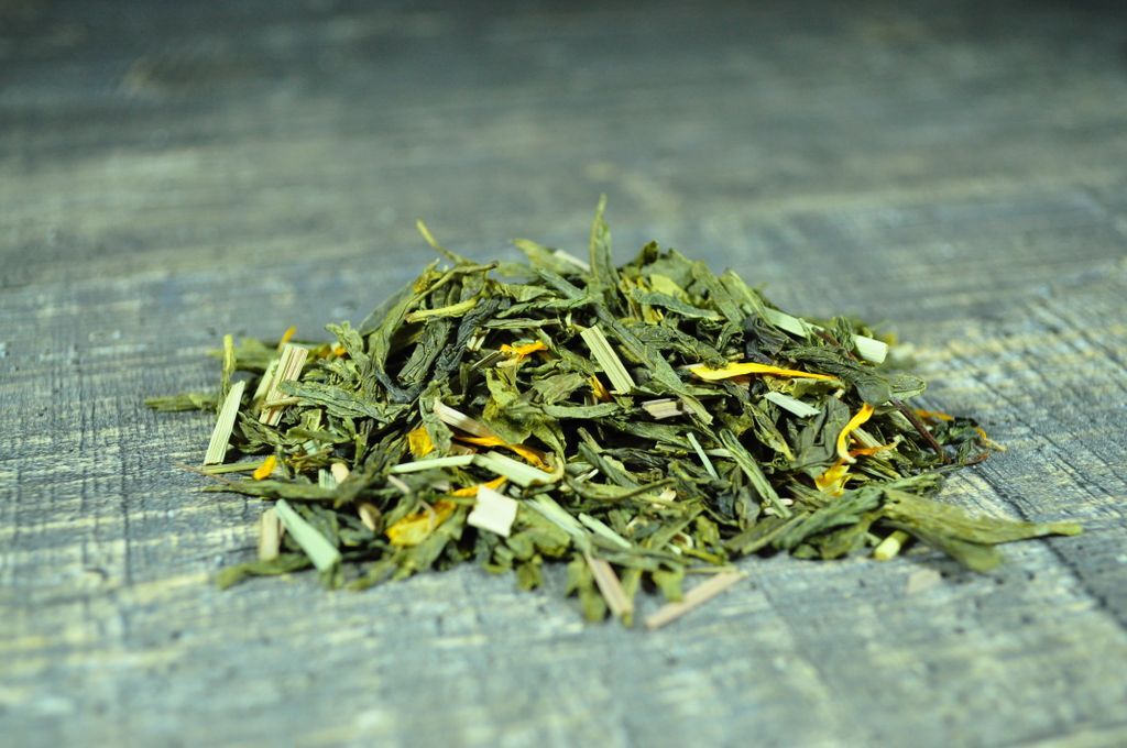 Какой чай поможет быстрее уснуть?