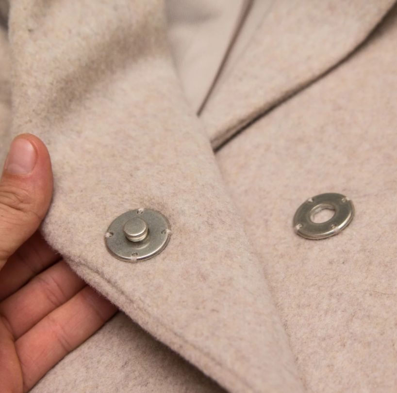 Как установить кнопки на одежду в домашних условиях?