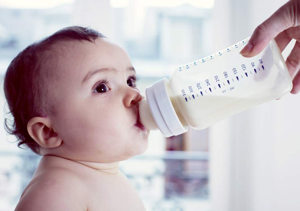 Нужно ли давать воду новорожденным при грудном вскармливании?