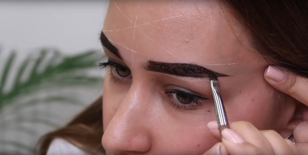 Как покрасить брови хной в домашних условиях?