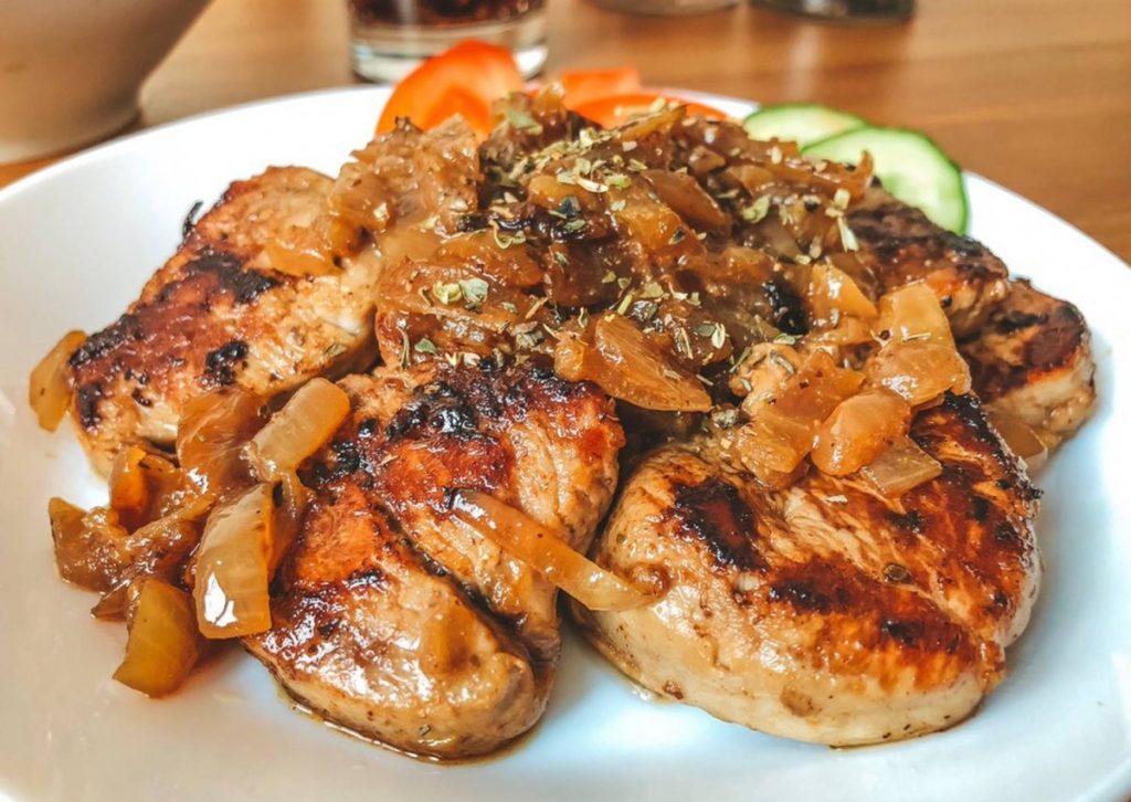 Как приготовить мясо в духовке?